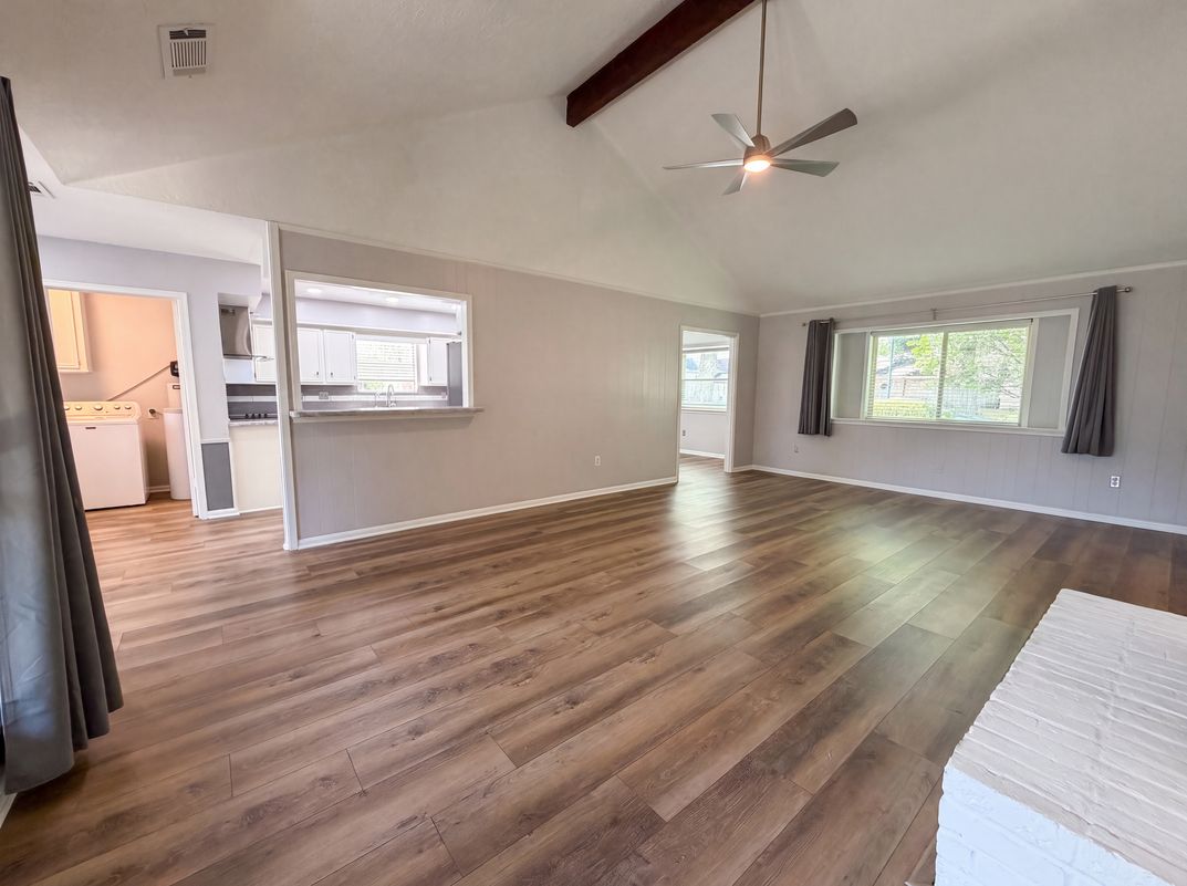 Photo 8 of 20 of 10327 Sweetwood Dr, Houston, TX