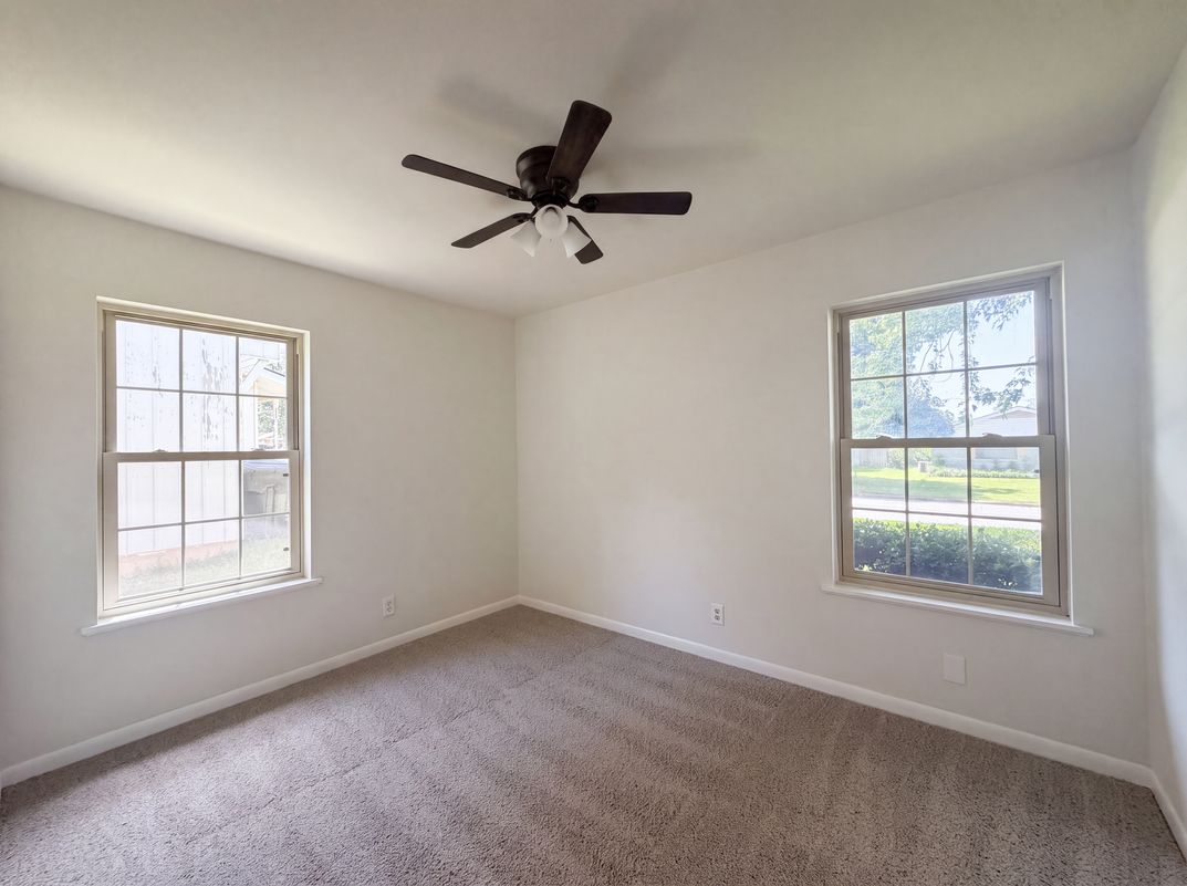 Photo 12 of 21 of 2549 Steven Dr, Denison, TX