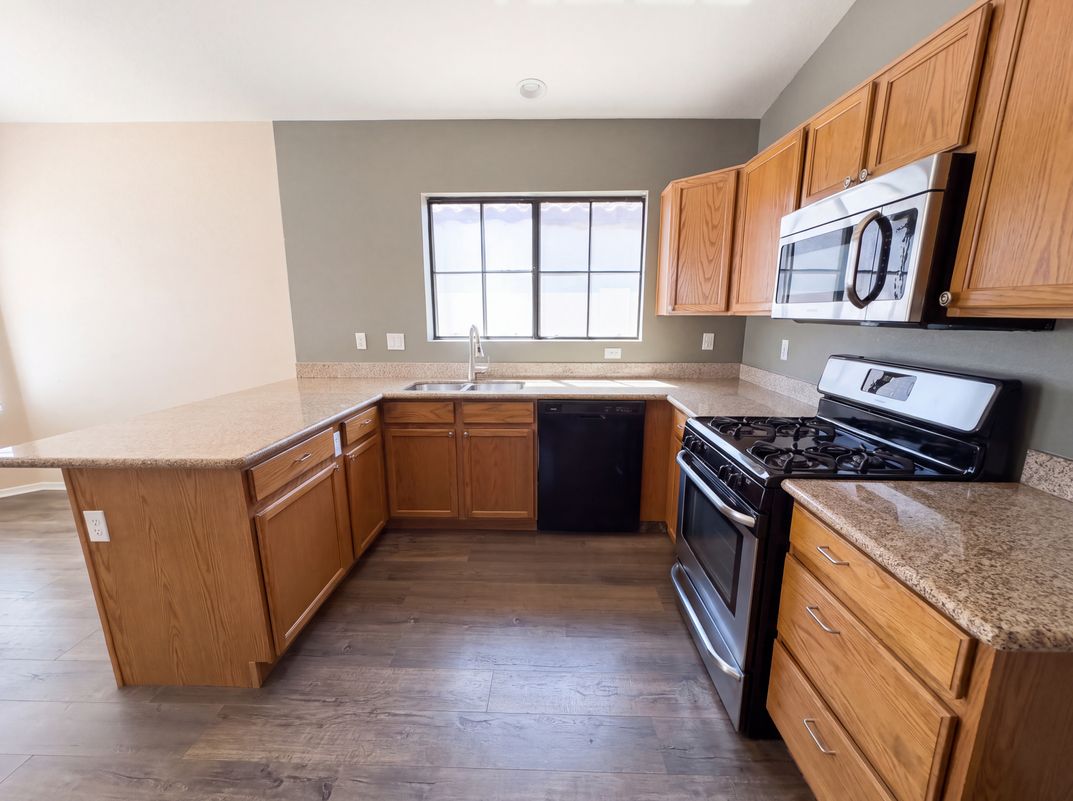 Photo 9 of 27 of 8928 W Cherry Hills Dr, Peoria, AZ