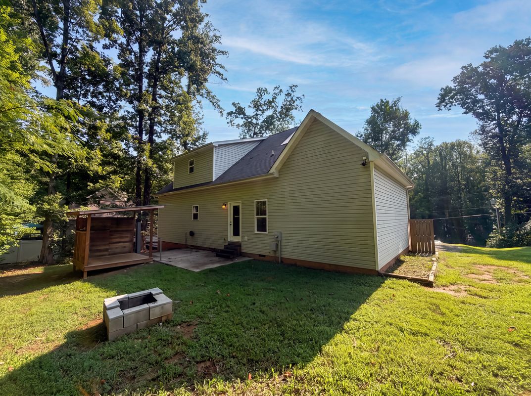 Photo 5 of 21 of 8317 Moritz Dr, Stokesdale, NC