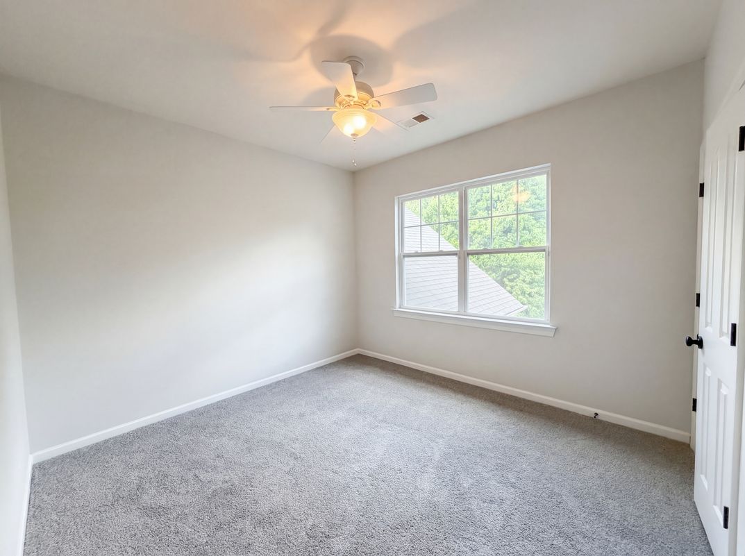 Photo 9 of 27 of 9696 Ravenscroft Ln NW, Concord, NC