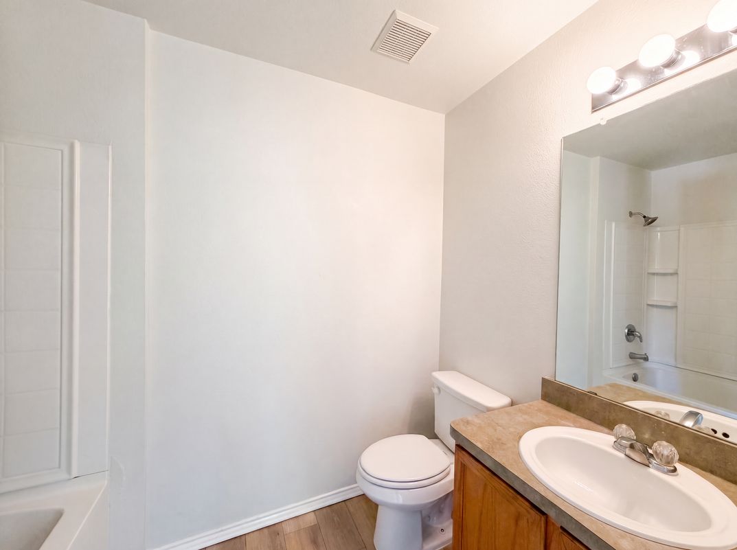 Photo 19 of 26 of 10636 Traymore Dr, Fort Worth, TX