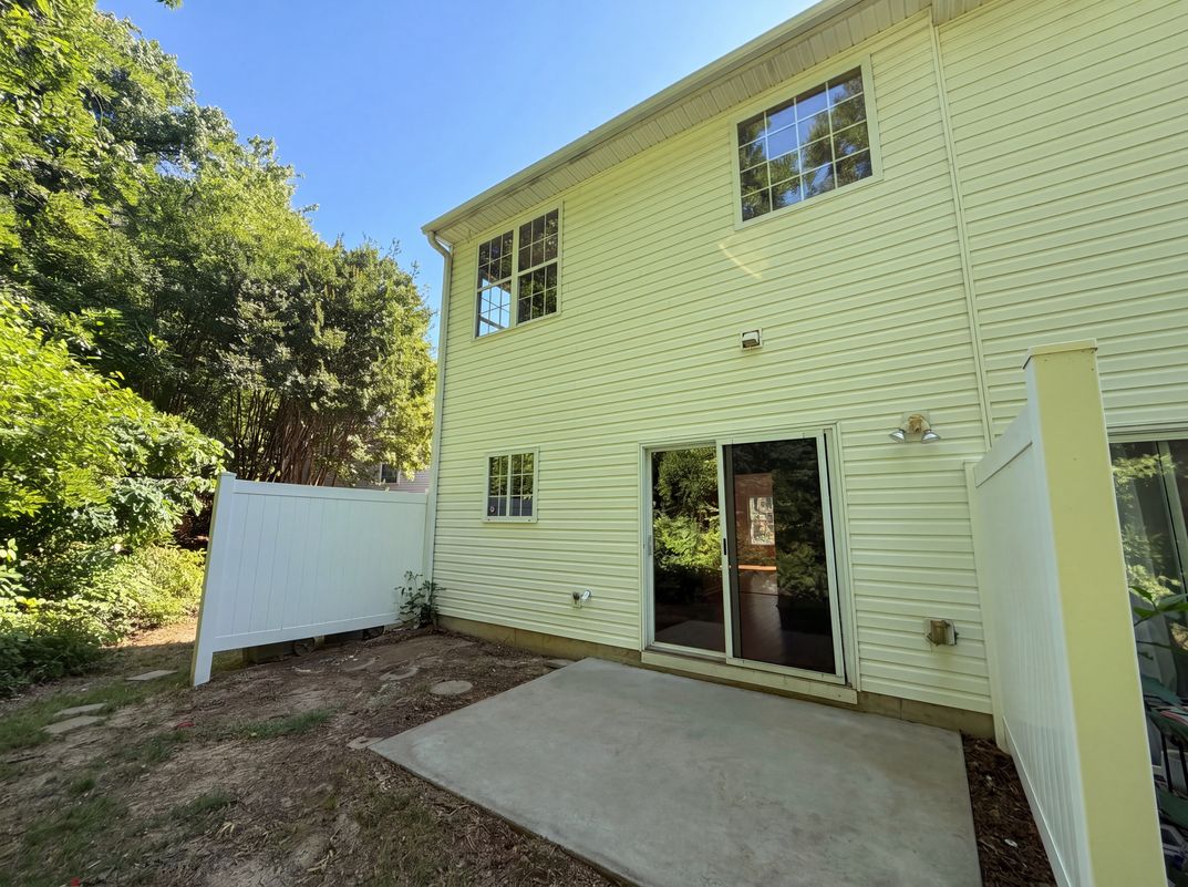 Photo 5 of 17 of 43 Edgebrook Cir, Durham, NC