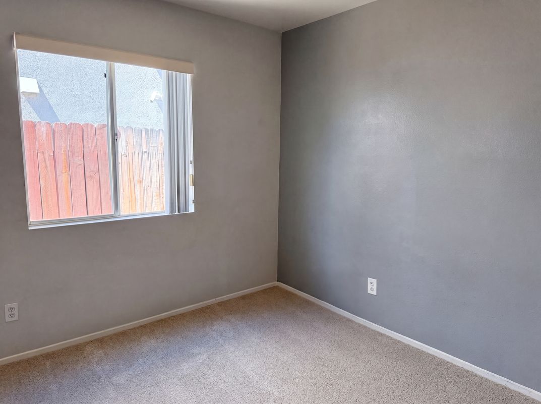 Photo 7 of 18 of 13577 Monterey Way, Victorville, CA