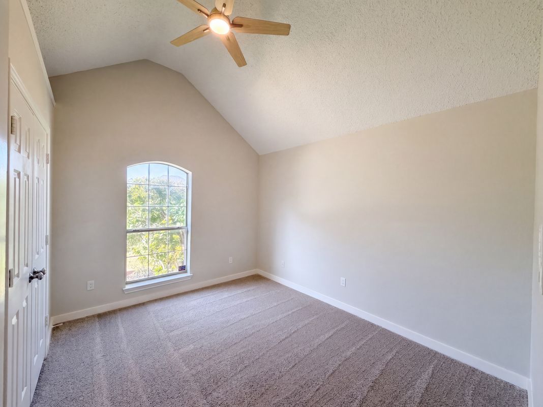 Photo 17 of 27 of 6037 Sundown Dr, Watauga, TX