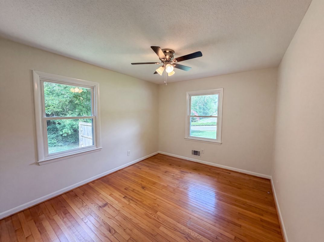 Photo 7 of 17 of 500 Sunnybrook Rd, Raleigh, NC