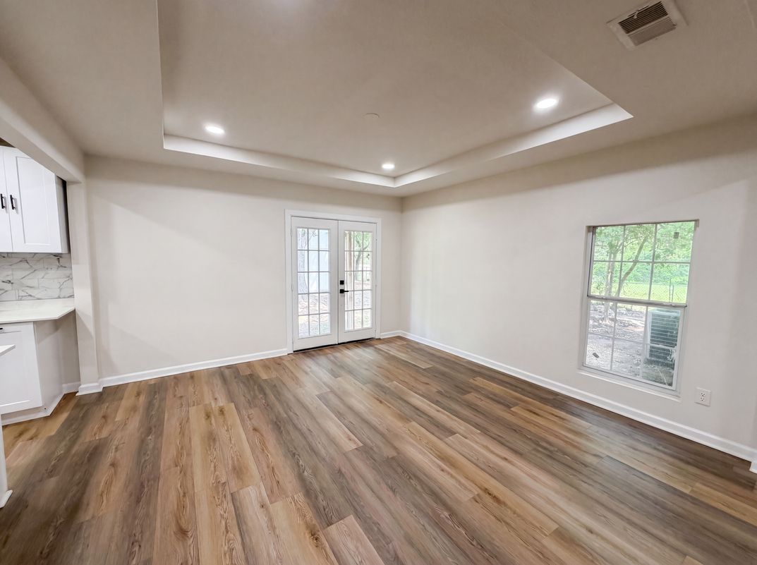 Photo 6 of 16 of 321 S 4th St, Wylie, TX