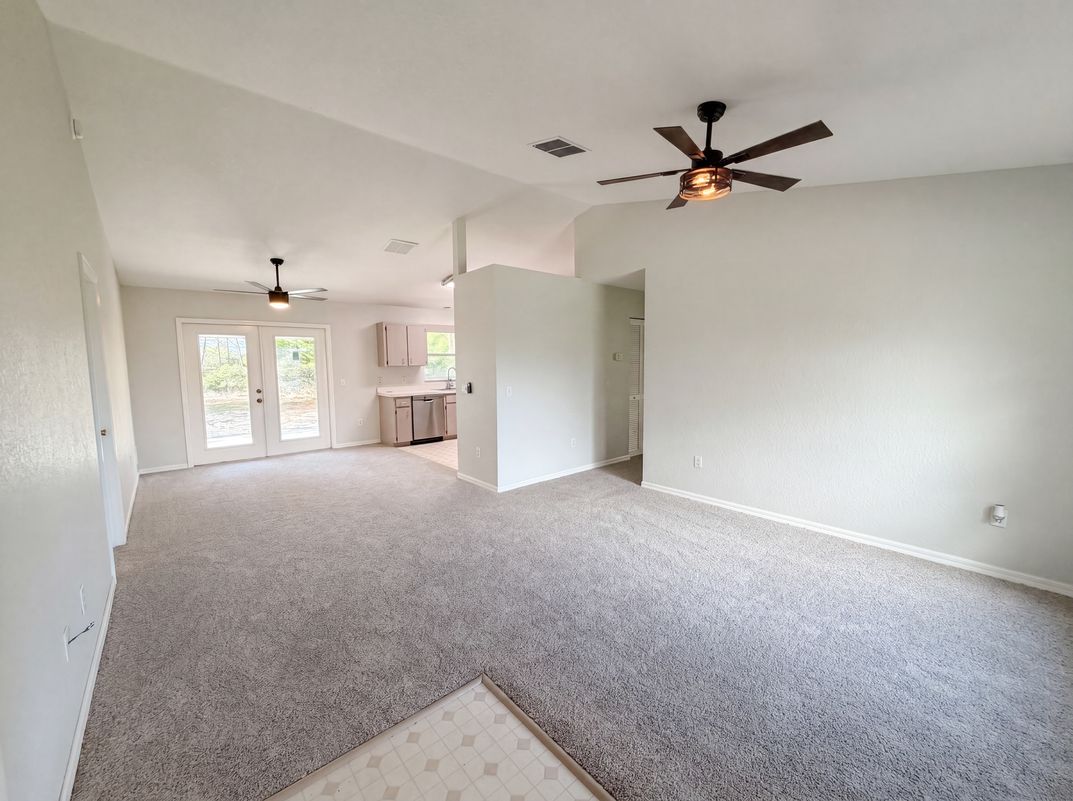 Photo 4 of 25 of 17956 SW 25th Avenue Rd, Ocala, FL