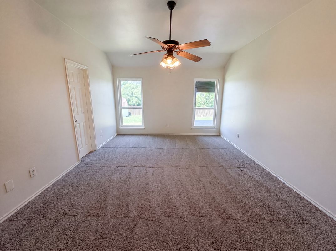 Photo 9 of 21 of 324 Cascade Dr, Red Oak, TX