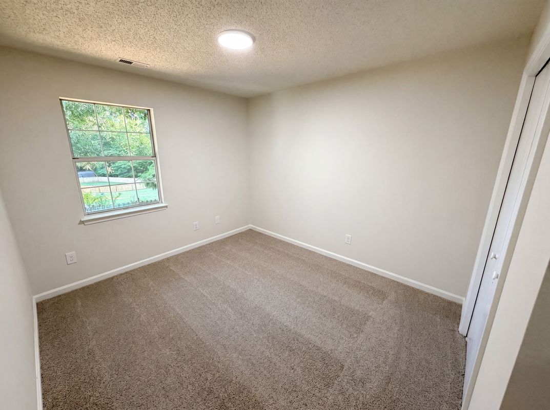 Photo 18 of 24 of 4720 Topsail Ct, Charlotte, NC