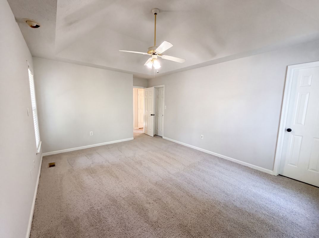 Photo 12 of 16 of 10912 Belvoir Rd, Chester, VA
