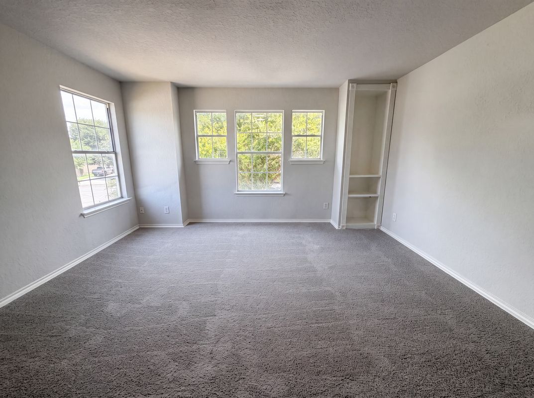 Photo 4 of 15 of 3972 Cherokee Blvd, New Braunfels, TX