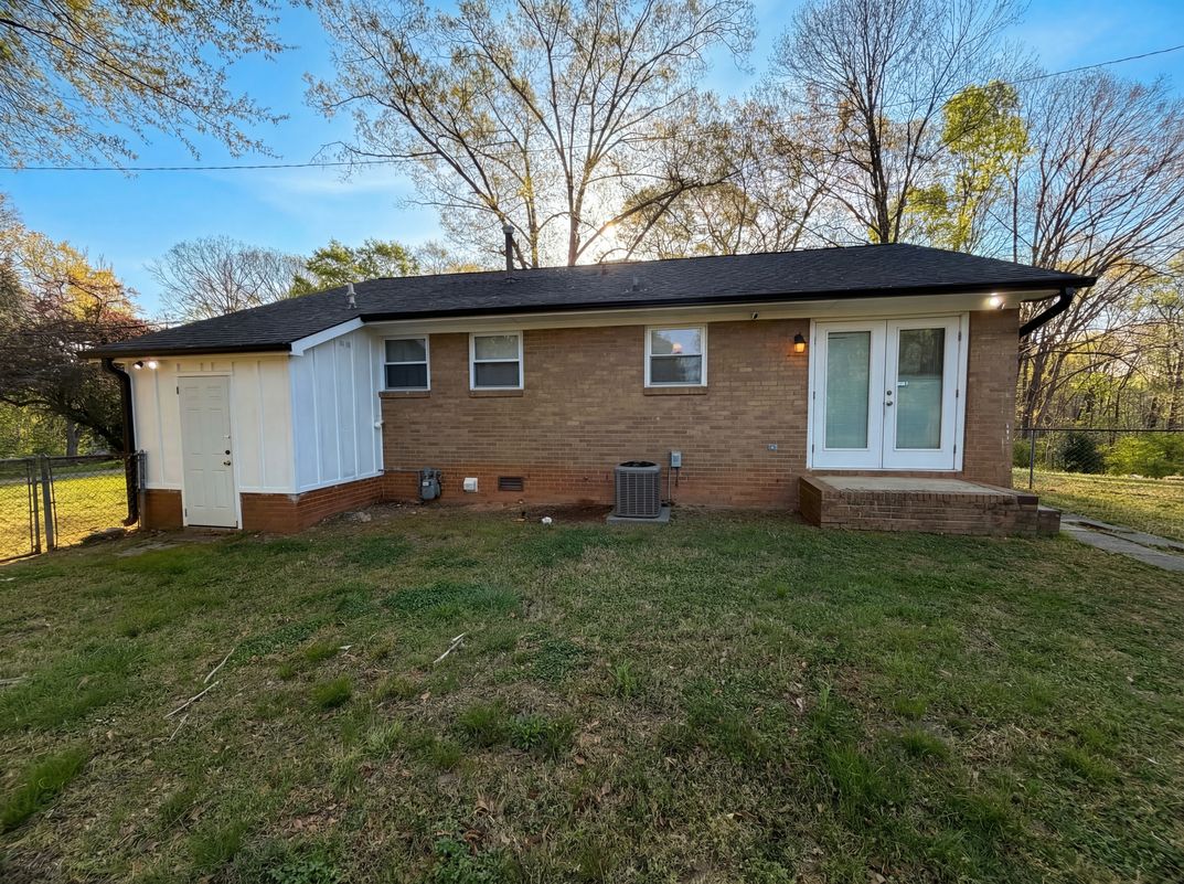 Photo 5 of 17 of 290 Salem Ave, Dallas, NC