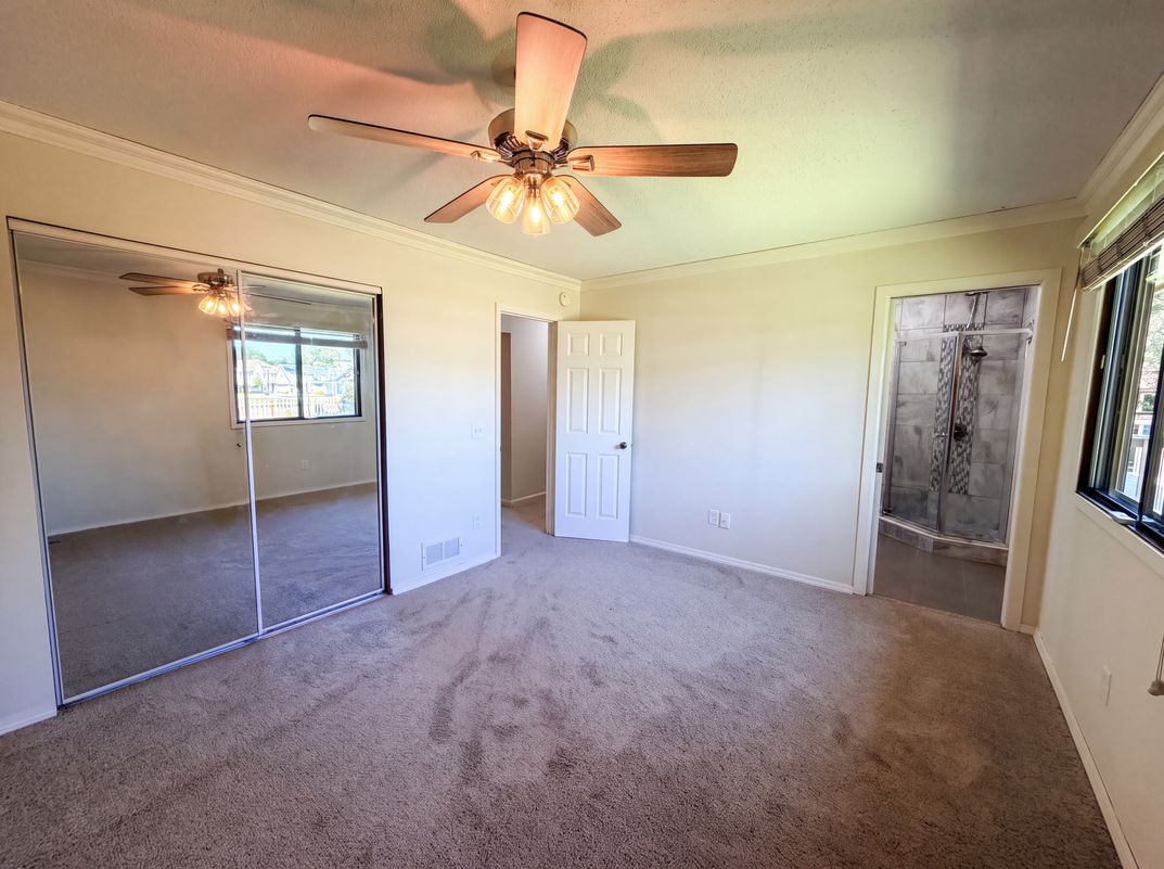 Photo 4 of 24 of 13802 Holyoke Path, Apple Valley, MN