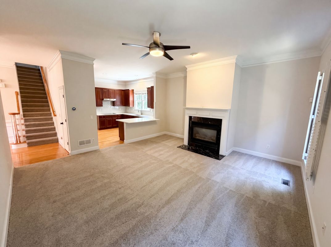 Photo 7 of 38 of 1231 Dunwoody Village Dr, Atlanta, GA