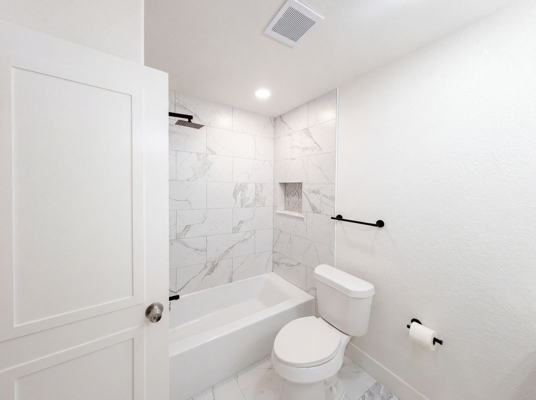 Photo 16 of 21 of 3111 Windsor Rd, Carrollton, TX
