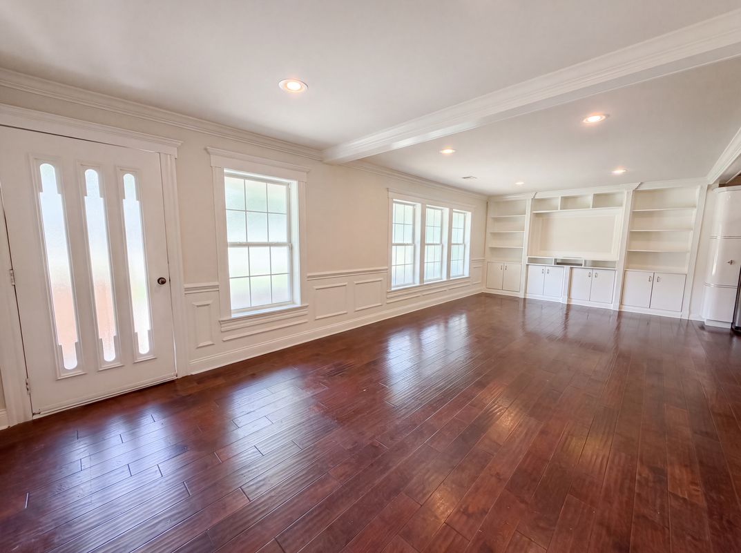 Photo 10 of 20 of 829 W 2nd North St, Summerville, SC