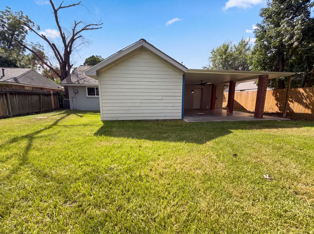 Photo 5 of 21 of 9314 Deanwood St, Houston, TX