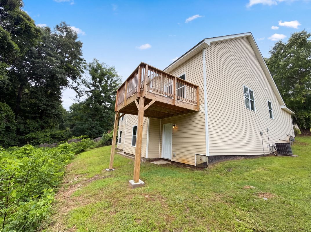 Photo 5 of 27 of 108 Legend Creek Dr, Canton, GA