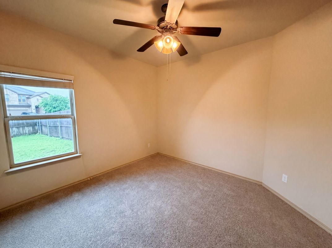 Photo 10 of 19 of 1217 Ashley Dr, Weatherford, TX