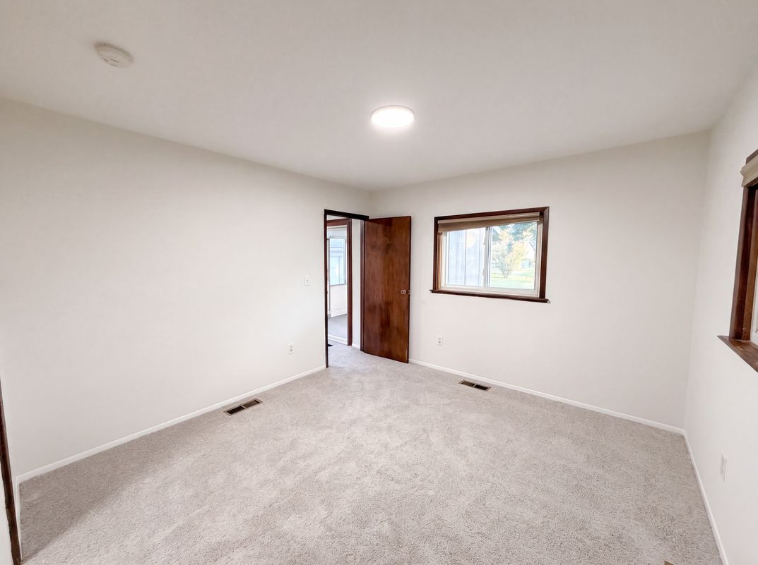 Photo 11 of 16 of 35115 University St, Westland, MI