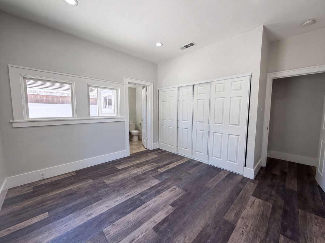 Photo 18 of 29 of 1860 W Willow St, Stockton, CA
