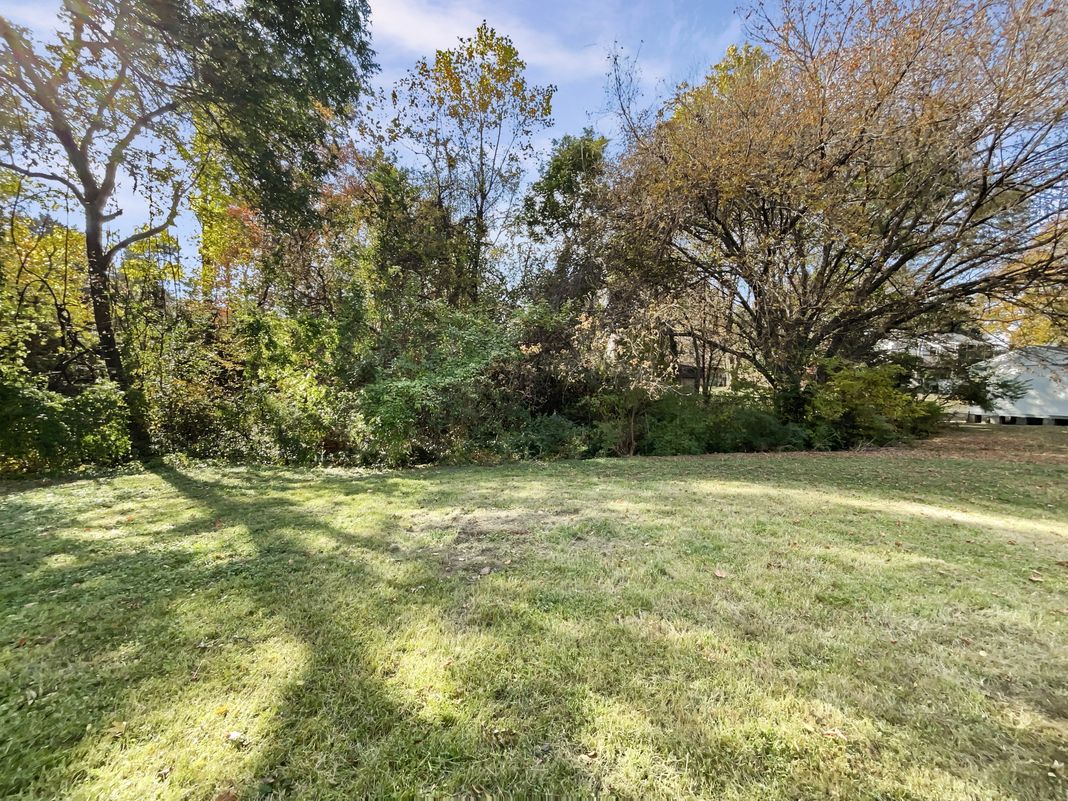 Photo 8 of 18 of 4051 Gordon Ct, Winston Salem, NC