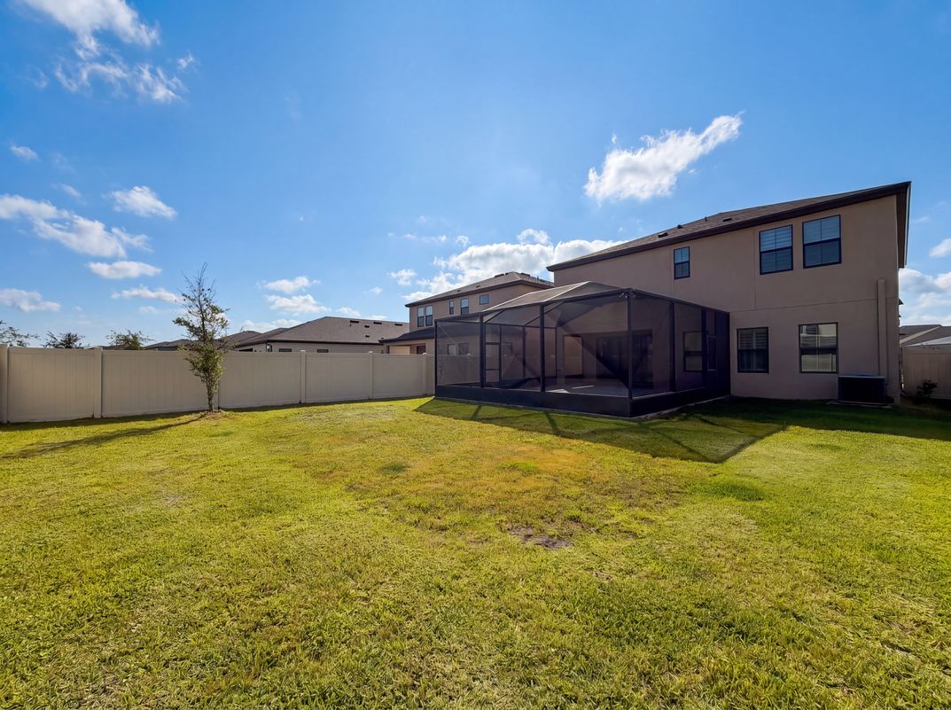 Photo 5 of 33 of 12643 Horseshoe Bend Dr, Lithia, FL