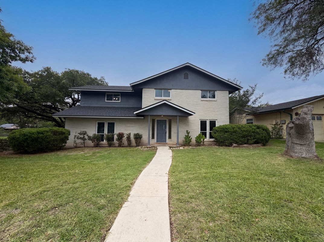 Property photo 1 of 13930 Winding Hl