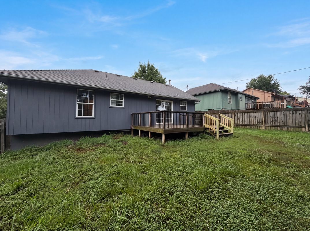 Photo 13 of 15 of 1706 N Lazy Branch Rd, Independence, MO