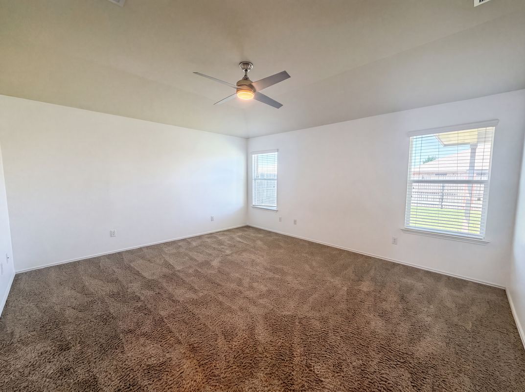Photo 4 of 18 of 9301 Cricket Dr, Killeen, TX