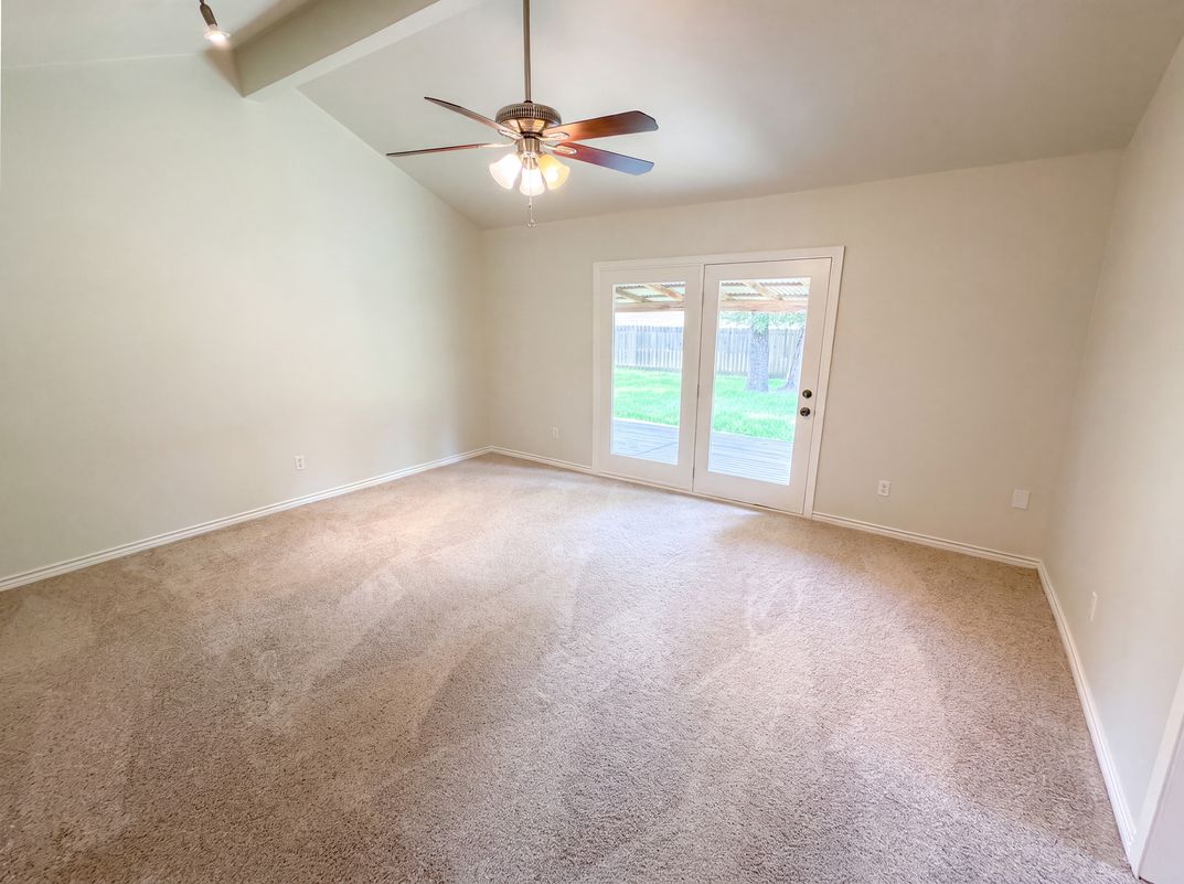 Photo 4 of 19 of 17014 Fid Ct, Crosby, TX