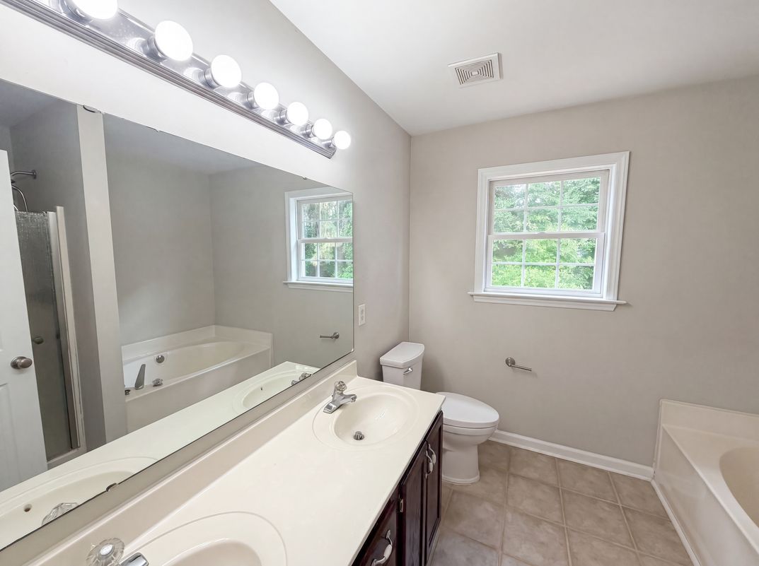 Photo 15 of 21 of 128 Morena Dr, Holly Springs, NC
