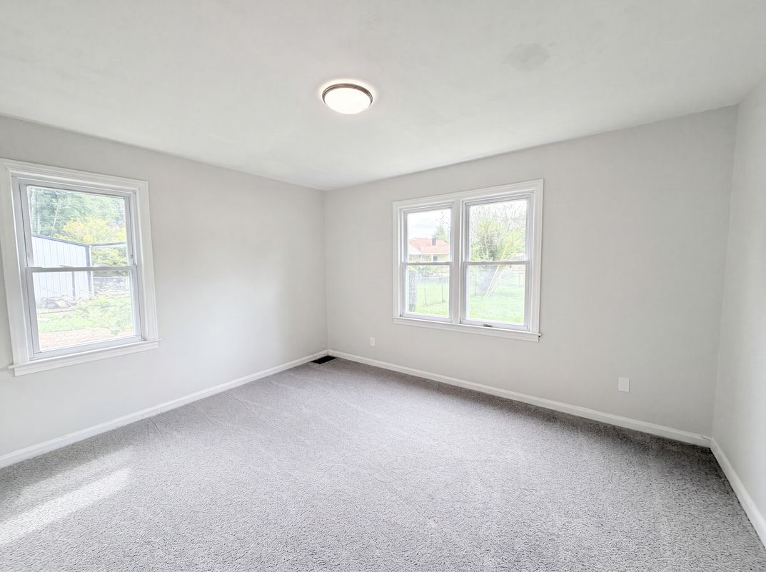 Photo 4 of 17 of 820 Lilly Ln, Cincinnati, OH