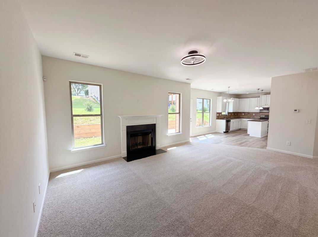 Photo 3 of 27 of 4440 Prather Son Dr, Loganville, GA