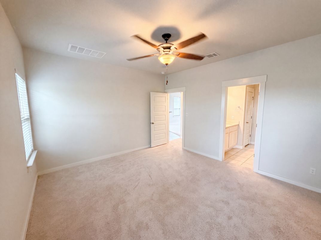 Photo 4 of 17 of 105 Syrah Ct, Leander, TX