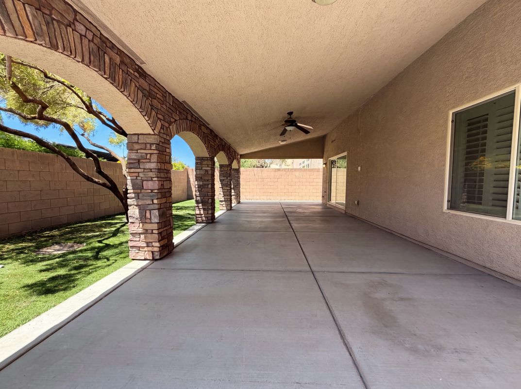 Photo 5 of 32 of 5429 Ledgewood Creek Ave, Las Vegas, NV
