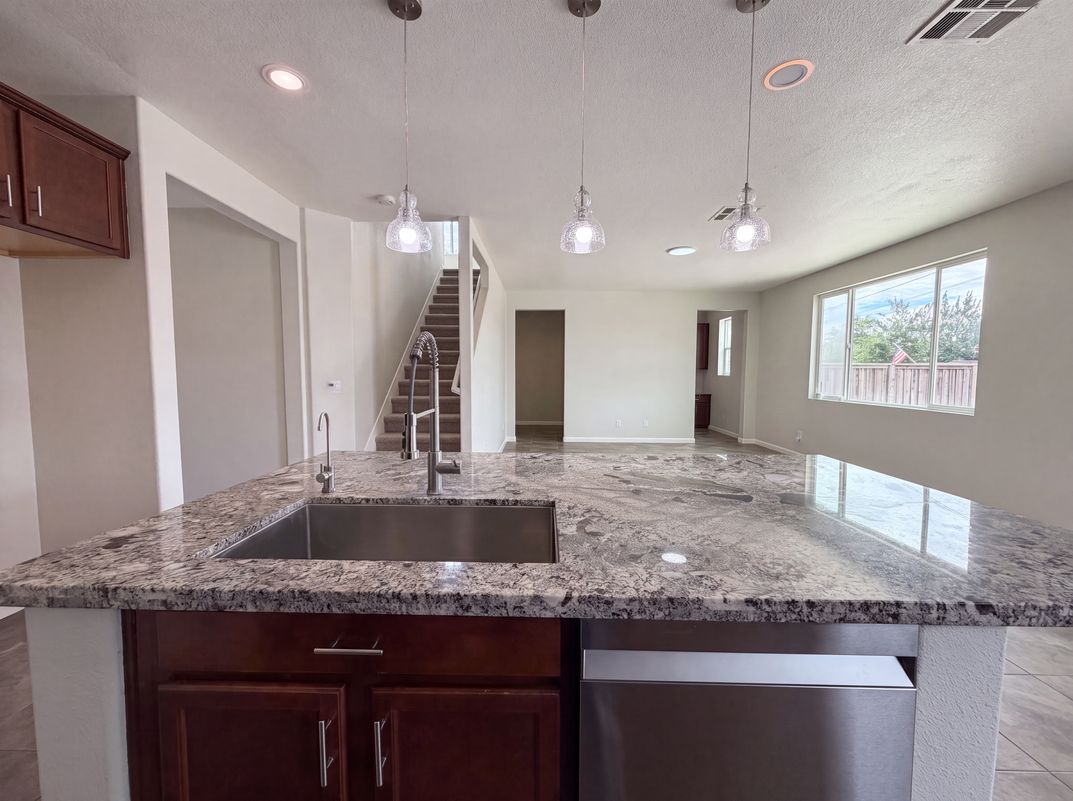 Photo 7 of 33 of 1519 Sycamore Dr, Oakley, CA