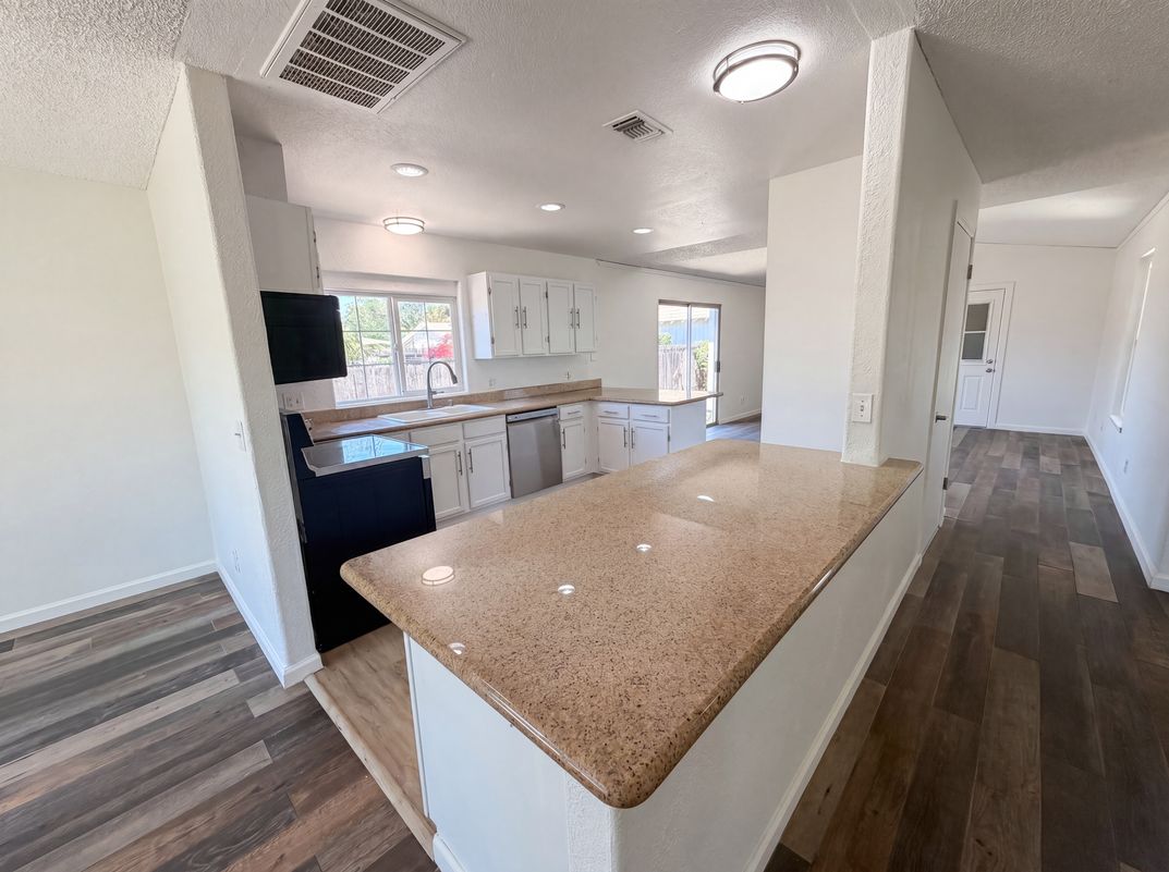 Photo 12 of 26 of 838 Dutra Ave, Rio Linda, CA