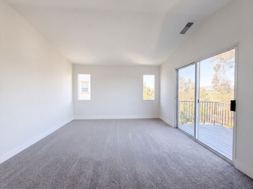 Photo 8 of 25 of 27920 Periwinkle Ln, Valencia, CA