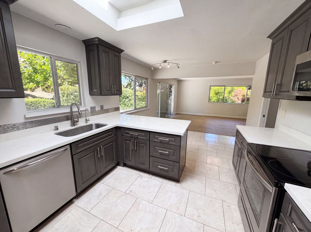 Photo 10 of 36 of 612 Tahos Rd, Orinda, CA