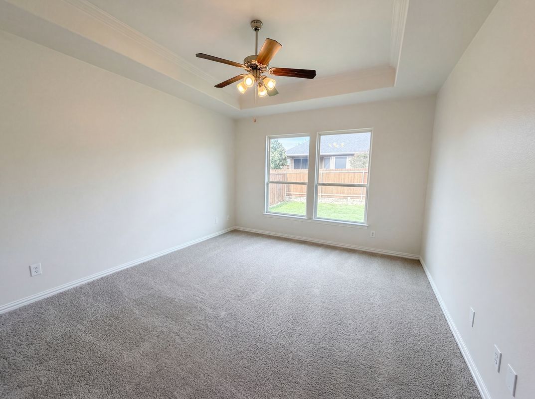 Photo 4 of 27 of 895 Honey Locust Dr, Fate, TX