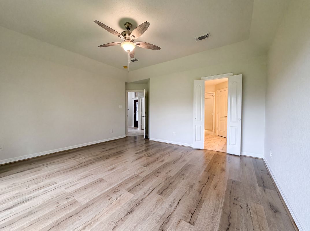 Photo 4 of 18 of 66 Tangerine Ct, Lake Jackson, TX