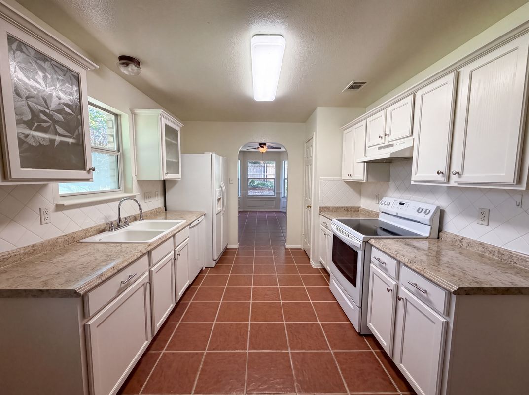 Photo 13 of 17 of 3707 Gowen Ct, Killeen, TX
