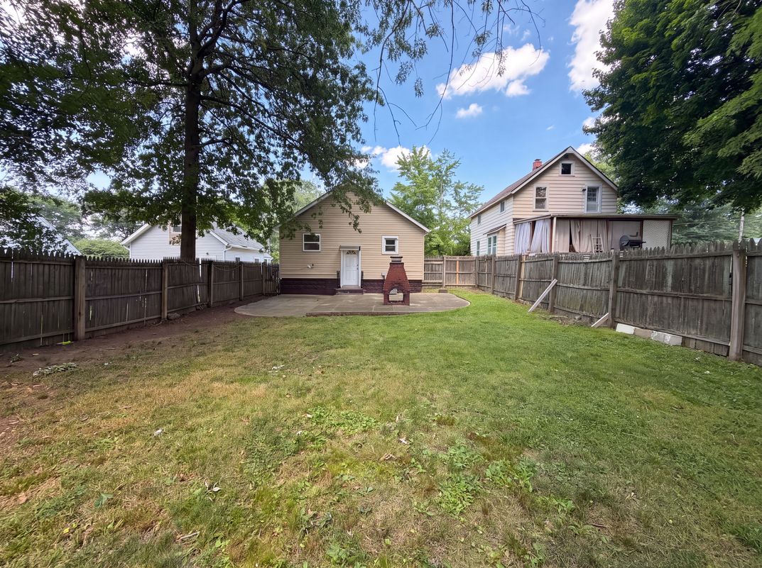 Photo 5 of 20 of 736 Bettes Ave, Akron, OH