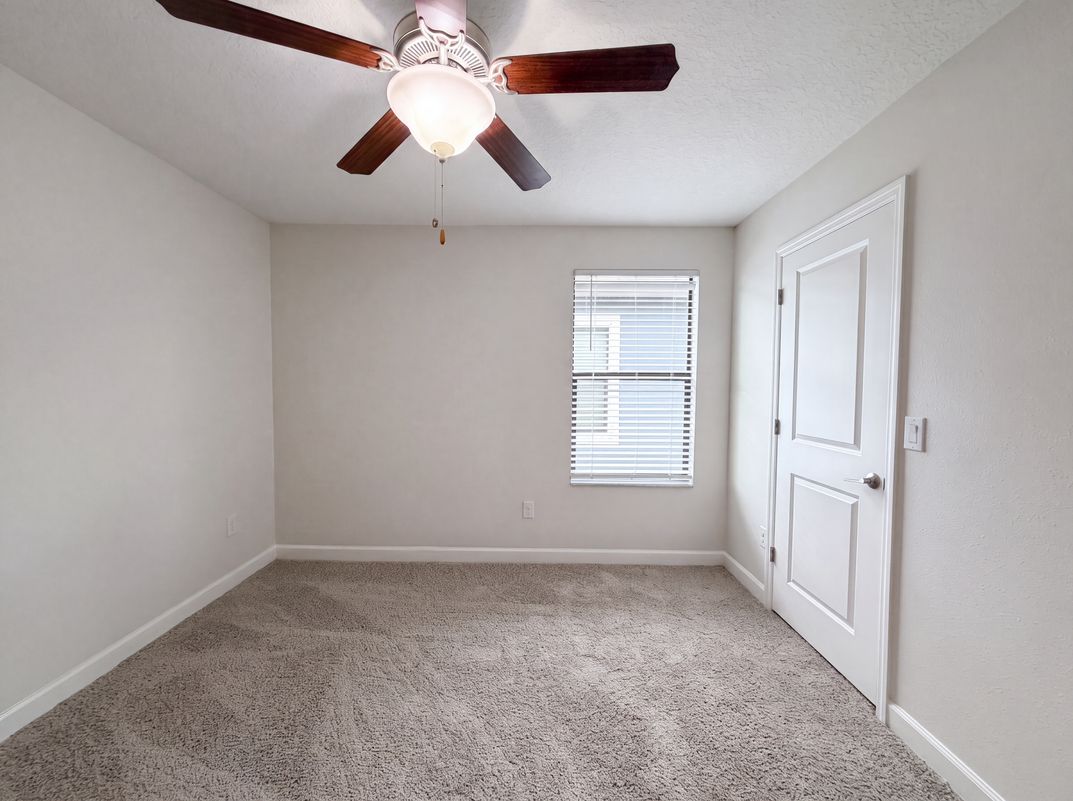 Photo 13 of 36 of 9709 Ivory Dr, Sun City Center, FL