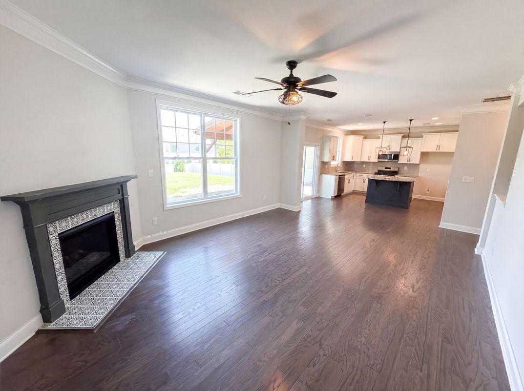 Property photo 3 of 7020 Chrysanthemum Rd