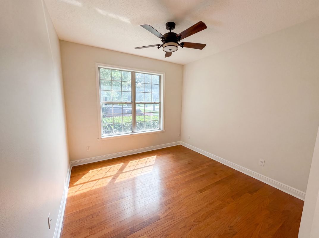 Photo 10 of 34 of 3379 Morelyn Crest Cir, Orlando, FL