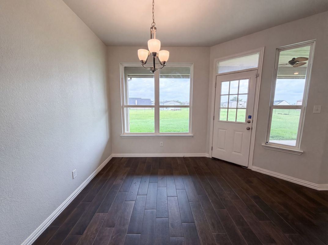 Photo 10 of 18 of 211 Spring Creek Cir, Paradise, TX