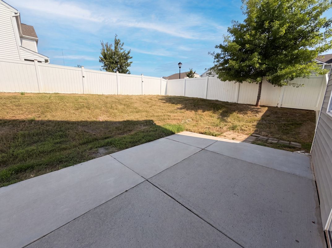 Photo 23 of 26 of 9833 Wardley Dr, Charlotte, NC